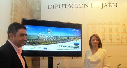 Francisco Reyes, presidente de la Diputación, y Ana Cobo, delegada del Gobierno andaluz