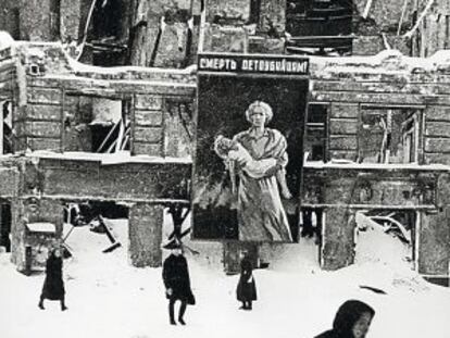 Durante el cerco de Leningrado, la madre de Putin estuvo a punto de morir de hambre: hoy su hijo ha decretado la quema de comida procedente de países “enemigos”.
