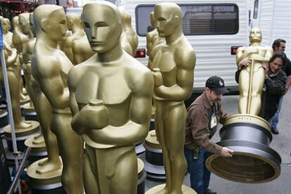 Unos 1.600 trabajadores preparan la ceremonia de entrega de los Oscar de Hollywood que se celebrará esta madrugada.
