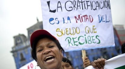 Una trabajadora doméstica durante una manifestación en Lima en 2012.