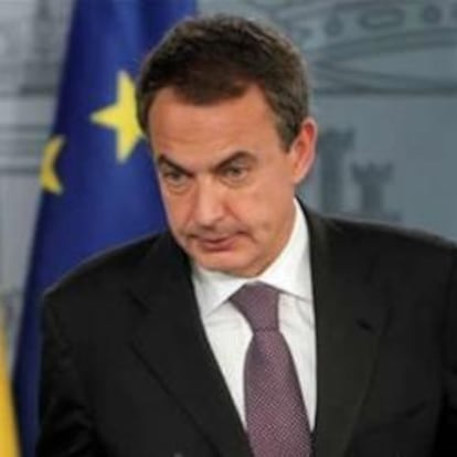 El presidente del Gobierno, José Luis Rodríguez Zapatero, durante la rueda de prensa que ha ofrecido, hoy en el Palacio de La Moncloa