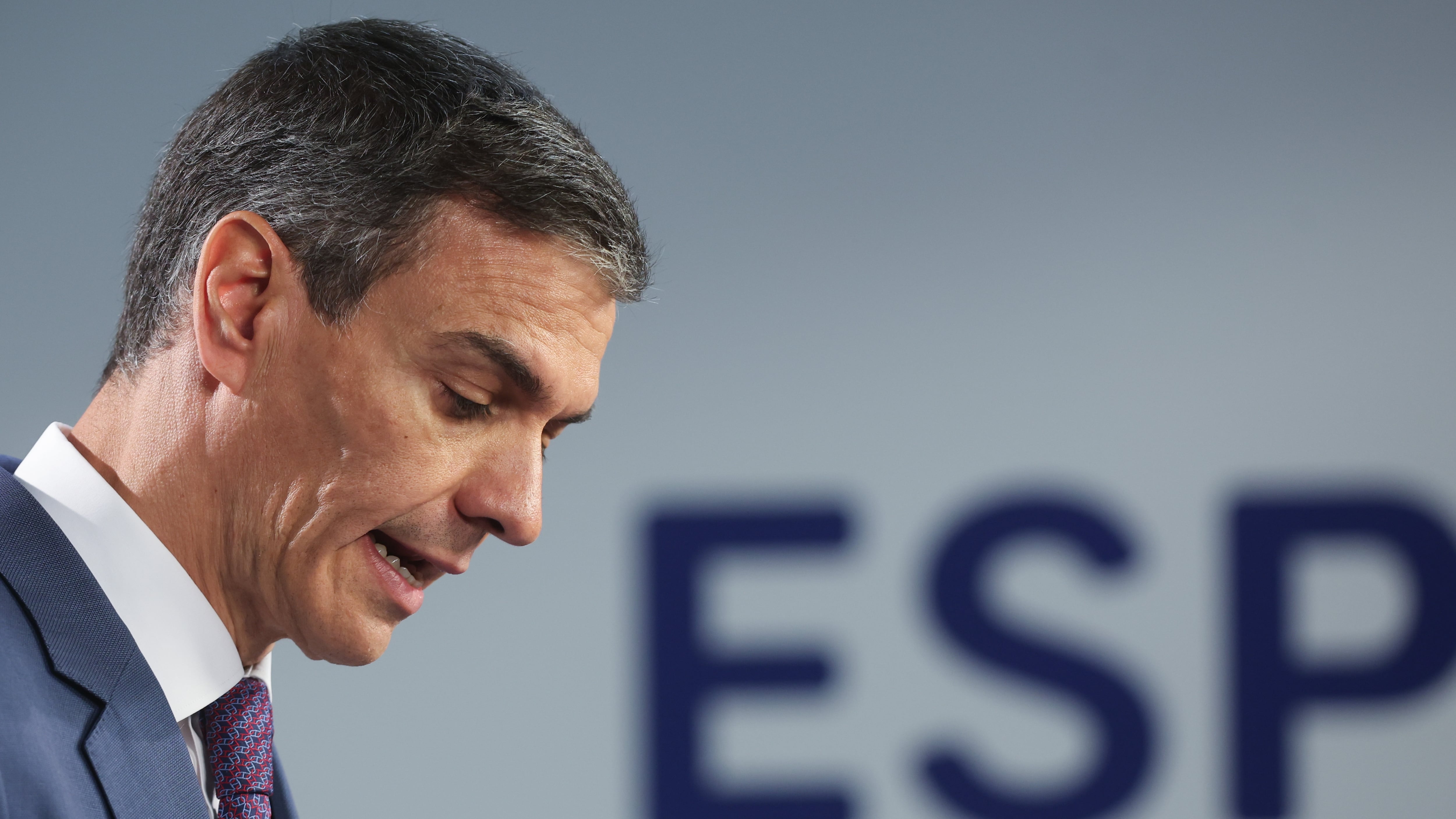 Sánchez manda parar y cerrar filas: ya no cederá más piezas