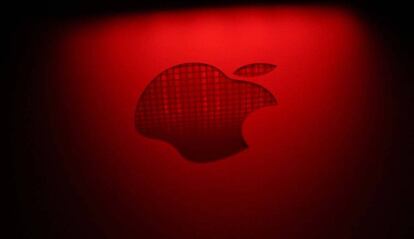 Logo Apple de color rojo