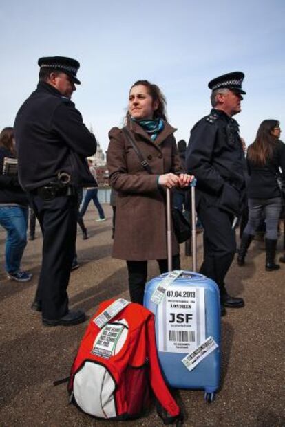 Una manifestante de la convocatoria ‘No nos vamos, nos echan’ celebrada en Londres.