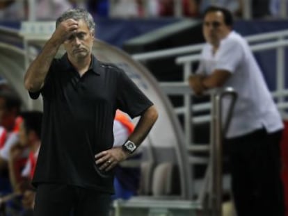 Mourinho, durante el partido ante el Sevilla.