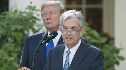 El presidente de Estados Unidos, Donald Trump, presenta al nuevo encargado de dirigir la Reserva Federal, Jerome Powell.