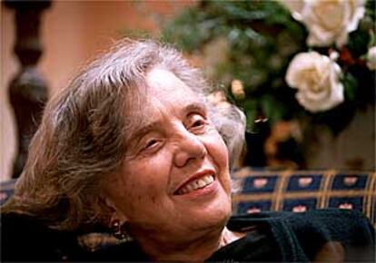 La escritora y periodista Elena Poniatowska, ayer en Madrid.