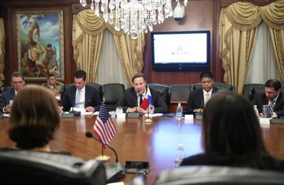 Juan Carlos Varela con Alexis Bethancourt y Luis Miguel Hincapié.