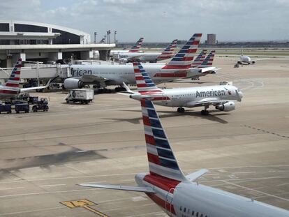 Varios aviones de American Airlines, la semana pasada en el aeropuerto de Dallas.ichiro Sato)