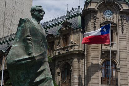 La estatua de Salvador Allende, en Santiago. 