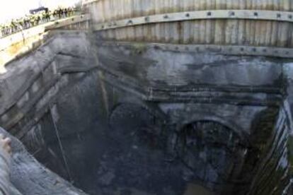 La perforadora Miñoca cuando salía a superficie concluyendo el túnel del AVE en Vigo .EFE/Archivo