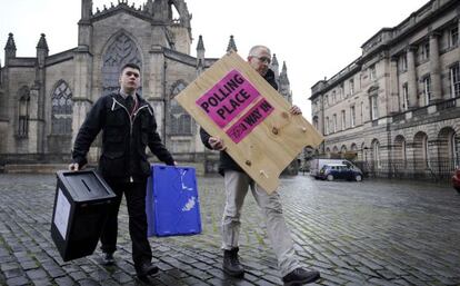 Traslado de urnas este mi&eacute;rcoles en Edimburgo para las elecciones.