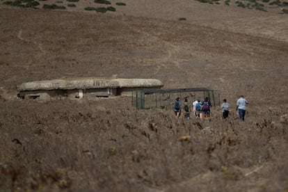 The Migres Foundation is responsible for tagging the kites (birds of prey) in a bunker built after the Spanish Civil War, on El Pozuelo farm, about a mile from the city of Tarifa.
