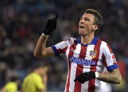 Mandzukic celebra uno de sus goles.