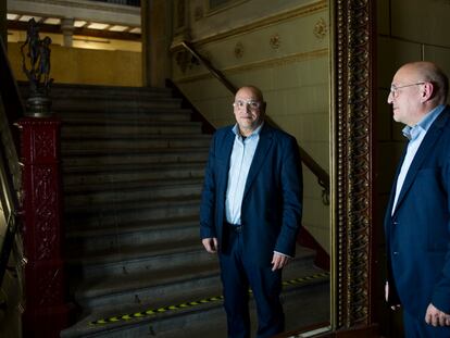 El candidato a la presidencia de la Xunta por Democracia Ourensana, Armando Ojea, tras la entrevista en el Liceo de Ourense, el pasado 2 de febrero.