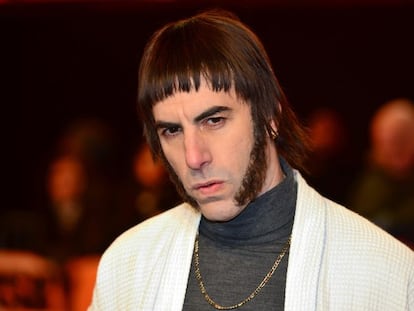 Sacha Baron Cohen caracterizado como Liam Gallagher para su nueva peli.