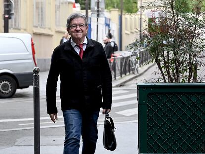 Jean-Luch Mélenchon, líder del movimiento La Francia Insumisa, el martes de camino a la sede de su partido en París.