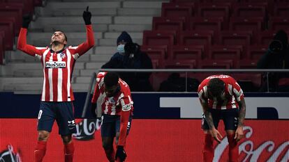 Correa celebra su gol, el primero del Atlético al Sevilla (2-0), en el partido disputado este martes en el Wanda Metropolitano.