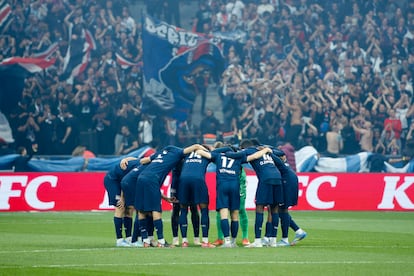 Los jugadores del PSG antes del partido ante el Stade de Reims el pasado sábado.