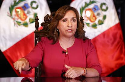 La presidenta de Perú, Dina Boluarte, durante un mensaje televisado al país.
