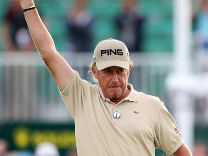 Miguel Ángel Jiménez, tras lograr un <i>birdie</i> en el hoyo 18.