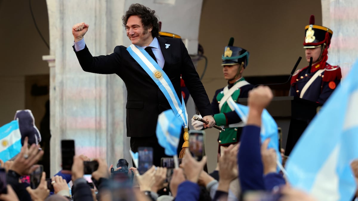 Milei carga de nuevo contra Pedro Sánchez antes de volver a España | EL ...