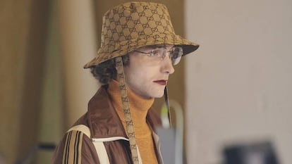 Shane Wilson trabaja en el equipo de diseño de moda femenina de Gucci, y fue uno de los elegidos para mostrar la colección de hombre en el proyecto 'Epilogue'.