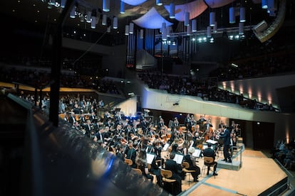 La orquesta sinfónica de Kiev durante un concierto.