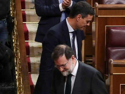 Pedro Sánchez y Mariano Rajoy durante la moción de censura