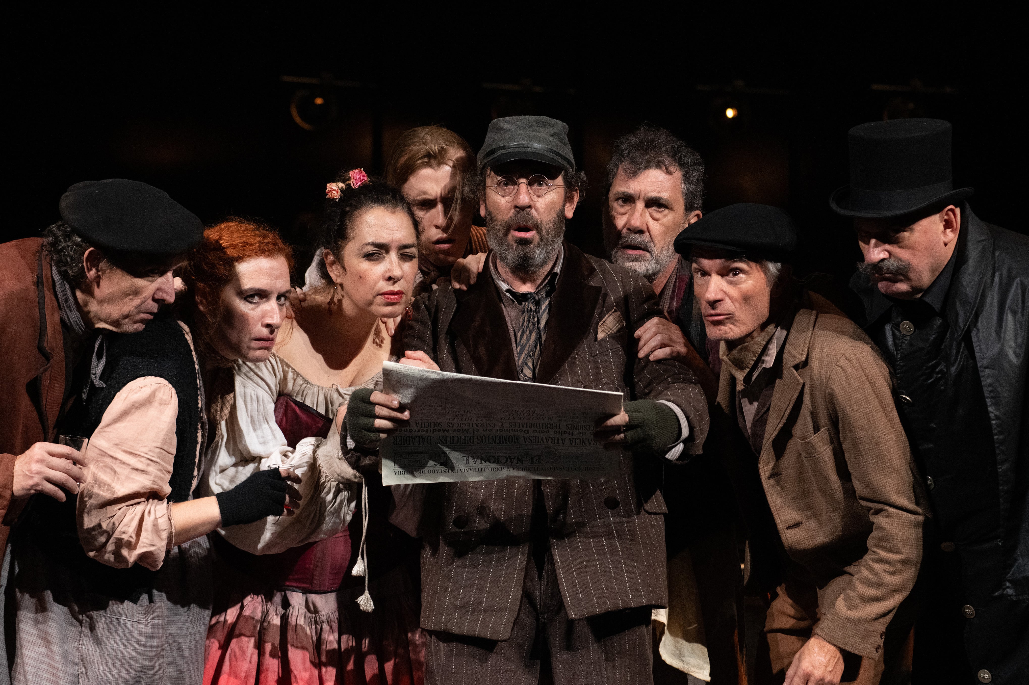 Escena de la obra 'Luces de bohemia'. Fotografía: JAVIER NAVAL (Teatro Español)