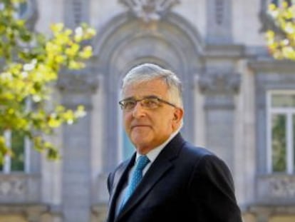 Gonzalo Moliner, con el edificio del Tribunal Supremo a sus espaldas.