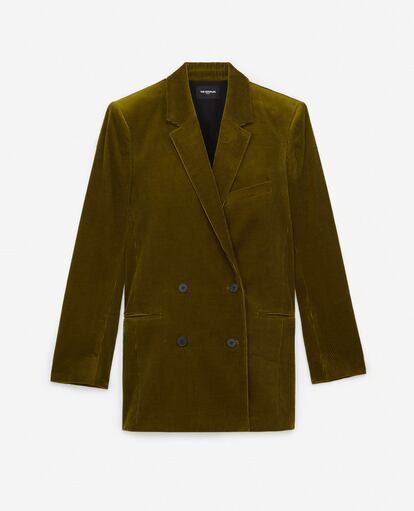 ¿Hay algo más otoñal que una americana de pana en verde caza? Posiblemente no. Hazte con una como esta de The Kooples y no querrás separarte de ella hasta que llegue la primavera. 425€

 