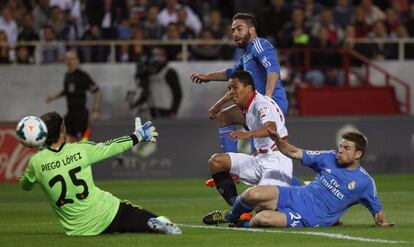 Bacca, en el primer gol a Diego López.