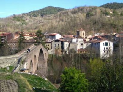 El pont Vell es patrimonio estructural de Girona.