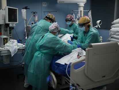 A Covid-19 patient at the intensive care unit of Santa Creu i Sant Pau Hospital in Barcelona.