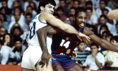 Audie Norris y Fernando Martín, en un Madrid-Barça de 1988.