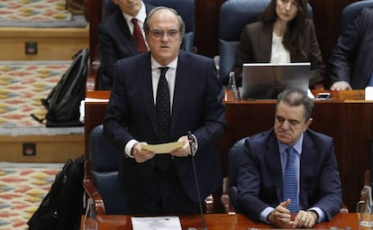 Ángel Gabilondo y José Manuel Franco en la sesión parlamentaria del pasado miércoles. 