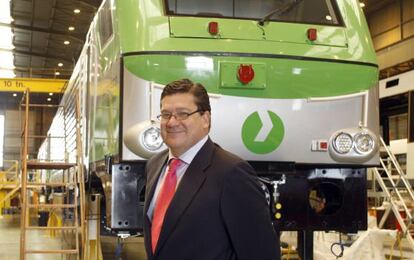 &Iacute;&ntilde;igo Parra, presidente de la divisi&oacute;n de locomotoras de Vossloh, en la factor&iacute;a de Albuixech (Valencia).