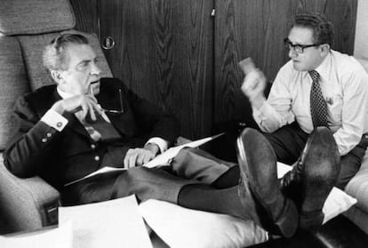 El expresidente de Estados Unidos, Richard Nixon y Henry Kissinger. Estados Unidos desclasifica documentos sobre un complot contra Salvador Allende