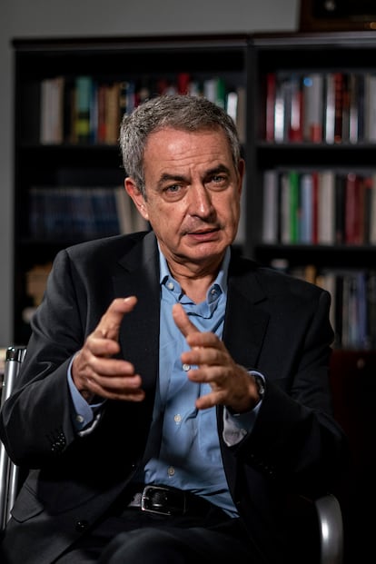 El expresidente José Luis Rodríguez Zapatero, durante la conversación.