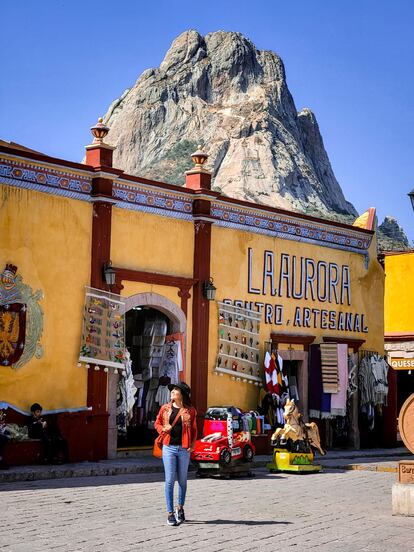 La peña de Bernal en el pueblo de Querétaro, el tercer monolito más alto del mundo, según la autora. 