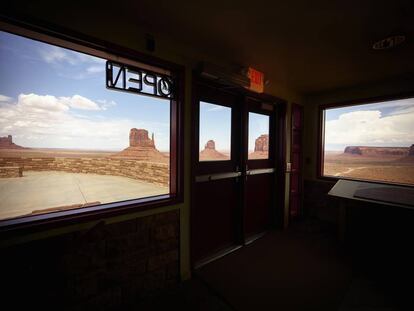 Entre dos costas, un recorrido por la ruta melancólica del sueño americano
