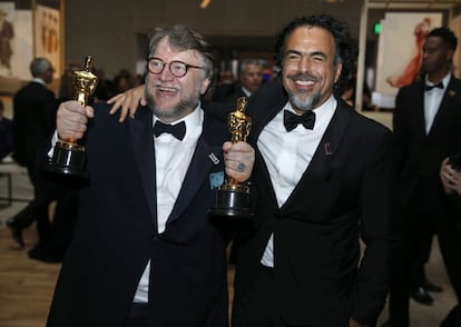 Guillermo del Toro y Alejandro Gonzalez Inarritu, en el Baile de Gobernador.