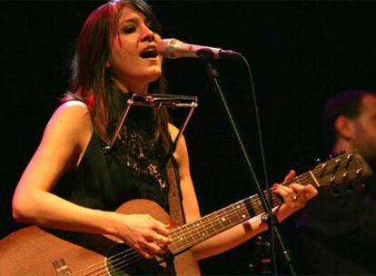 La cantante Keren Ann, en el concierto del domingo en el Auditorio de Galicia.