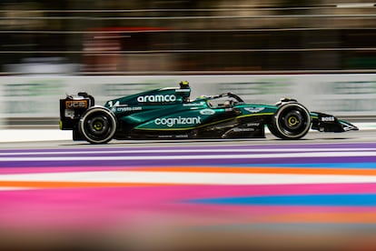 Fernando Alonso durante la carrera del GP de Arabia Saudí, en el circuito de Yedda, este domingo.