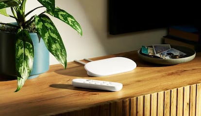 Google TV Streamer en una mesa