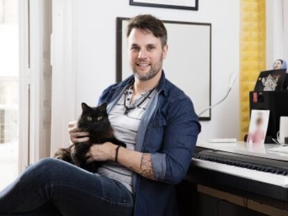 Gerónimo Rauch y ‘Bony’, la gata del fantasma de la ópera