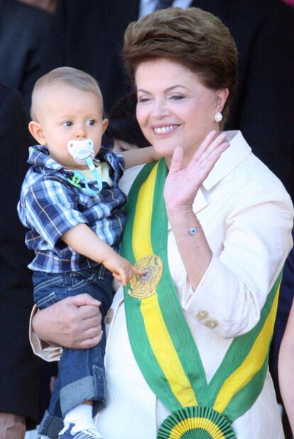 Dilma Rousseff con su nieto Gabriel el día de la fiesta de la Independencia de Brasil.