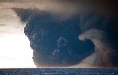 El volcán islandés Grimsvotn en plena erupción