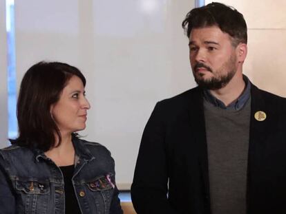 Adriana Lastra y Gabriel Rufián, en una reunión en el Congreso.